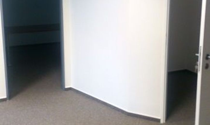 Samostatný kancelársky celok 107m² v blízkosti letiska na prenájom - Pohľad 4