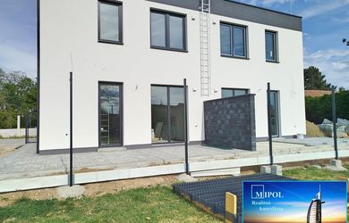 Novostavba, 5-izbový RD, UP 114 m2, pozemok 304 m2.