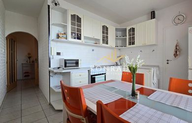 NA PREDAJ | 3 izb. byt | 68m² | Vráble
